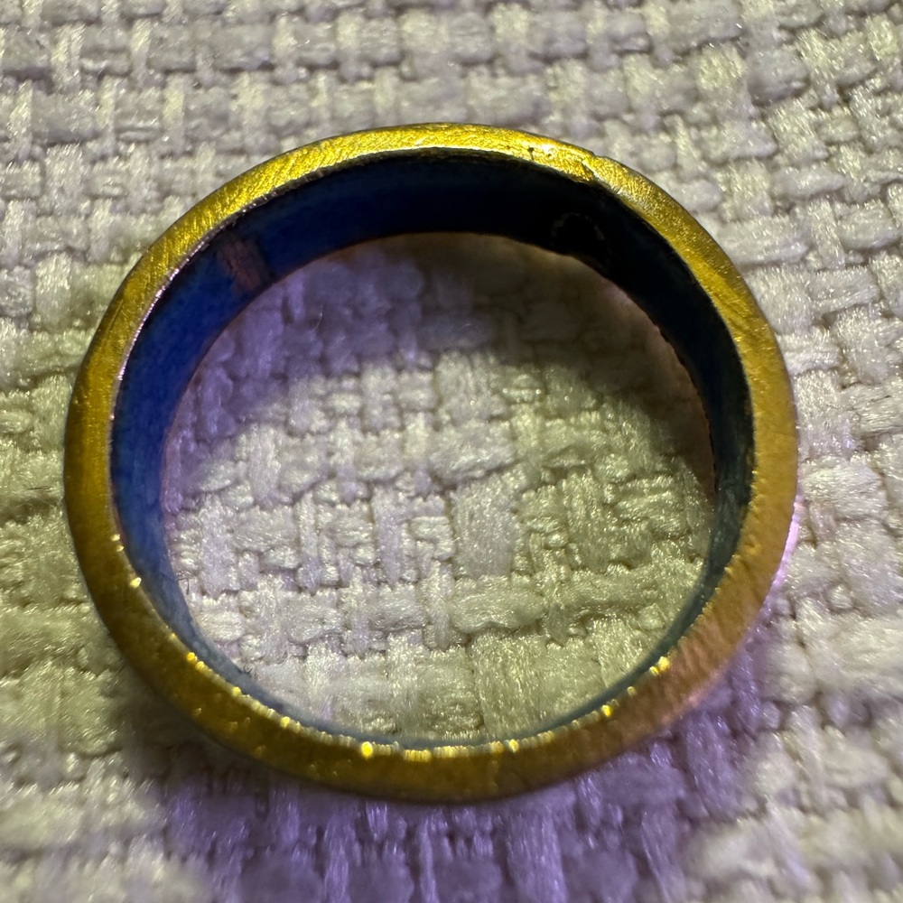 Vintage Gold and White Enamel Ring! - Picture 3 of 7